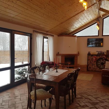 Sura Lu' Vasile. Bed and Breakfast Crivina  Eksteriør billede
