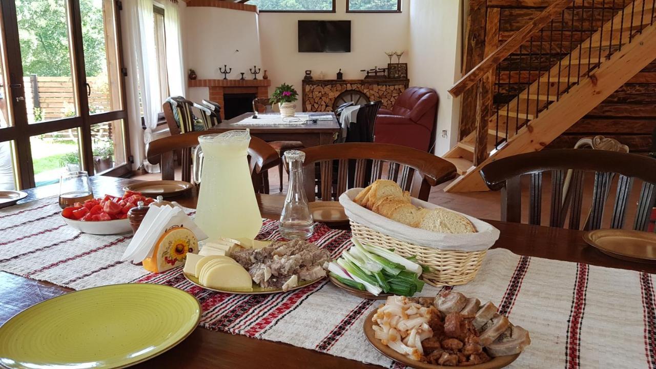 Sura Lu' Vasile. Bed and Breakfast Crivina  Eksteriør billede