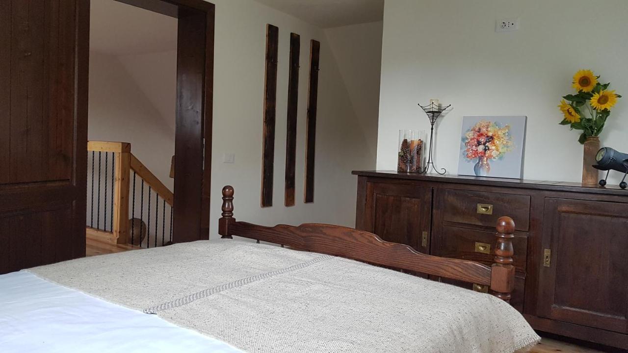 Sura Lu' Vasile. Bed and Breakfast Crivina  Eksteriør billede