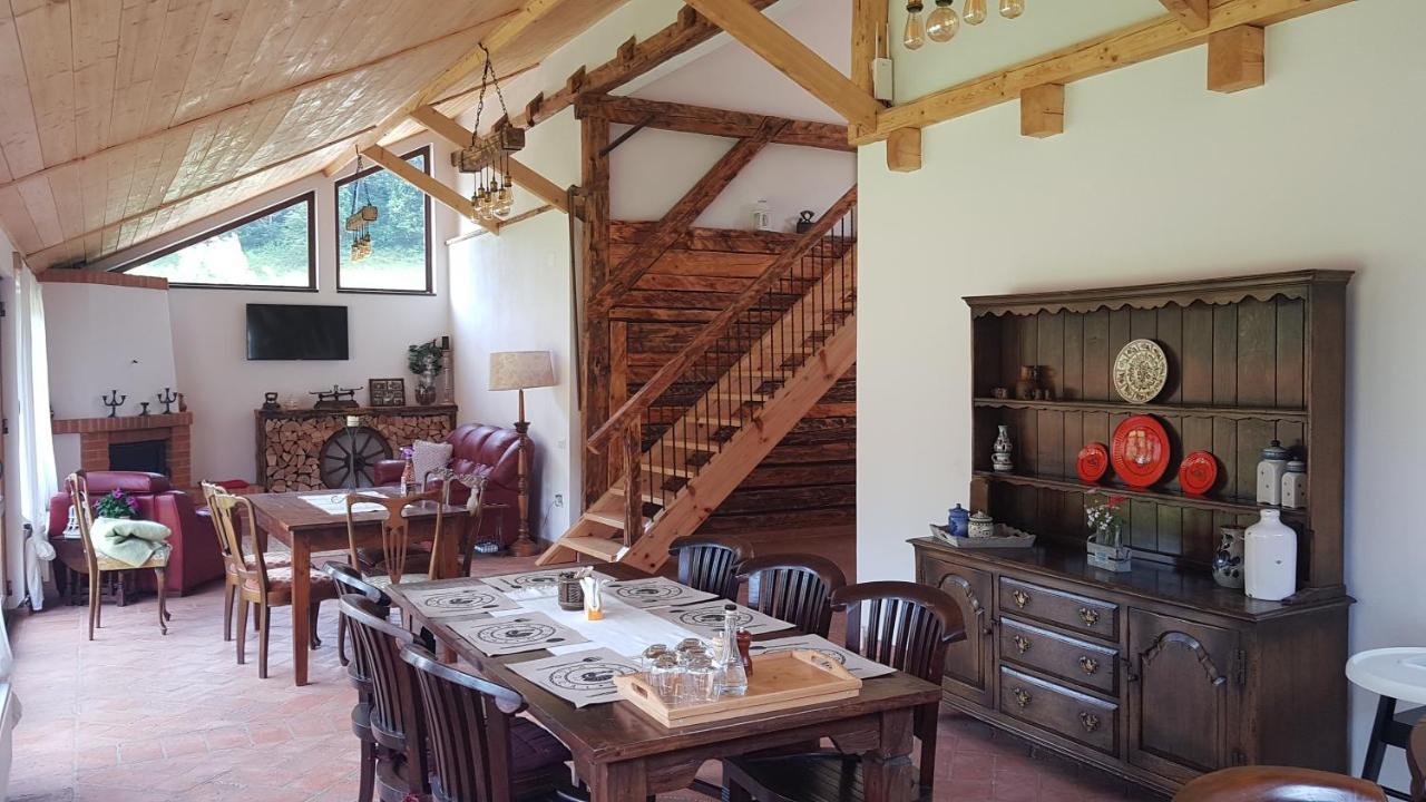 Sura Lu' Vasile. Bed and Breakfast Crivina  Eksteriør billede